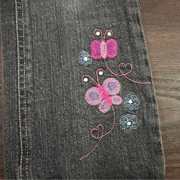 TKS The Kids Source Girls size 6 jeans with embroidered flowers and butterflies - Picture 3 of 6
